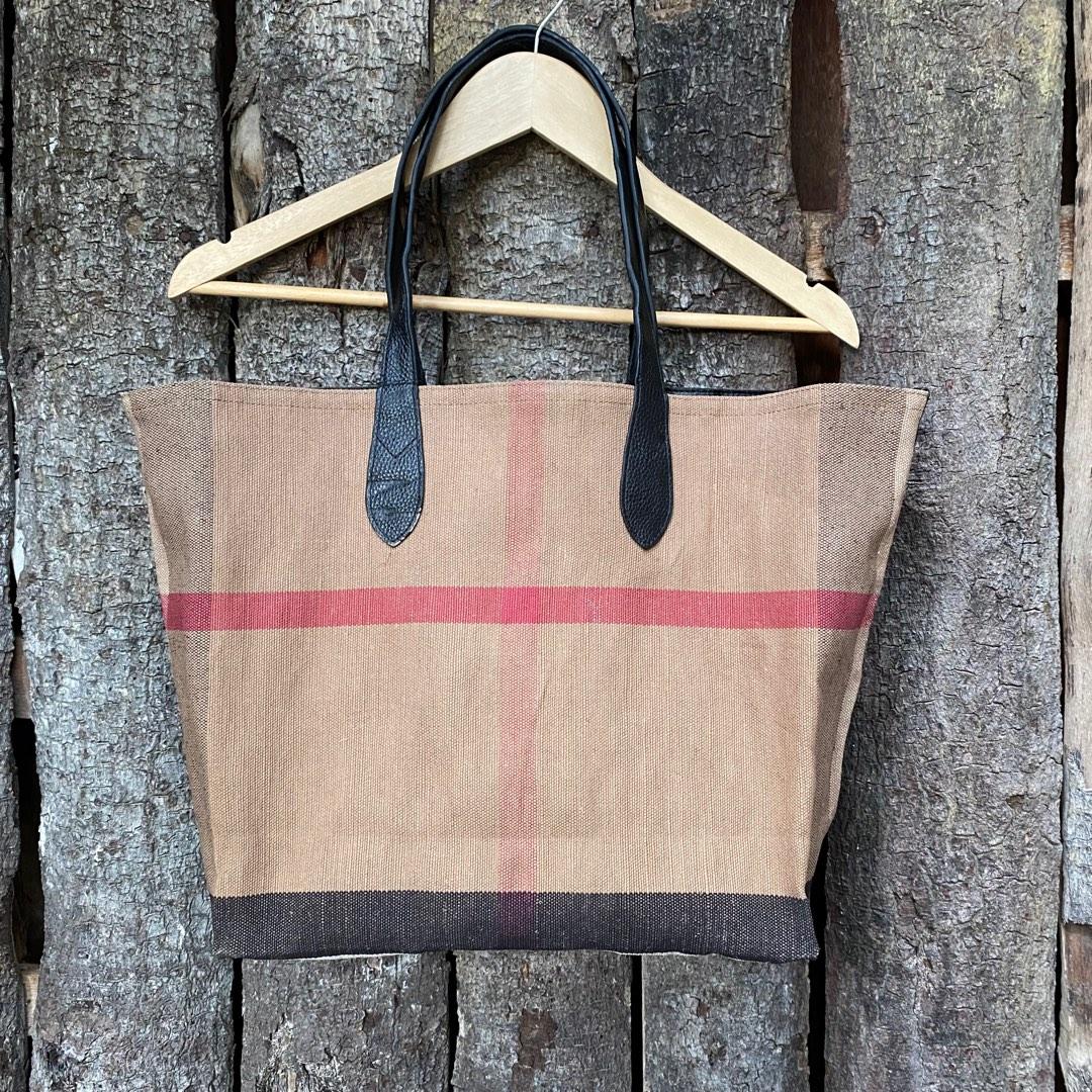 Burberry doodle best sale tote bag