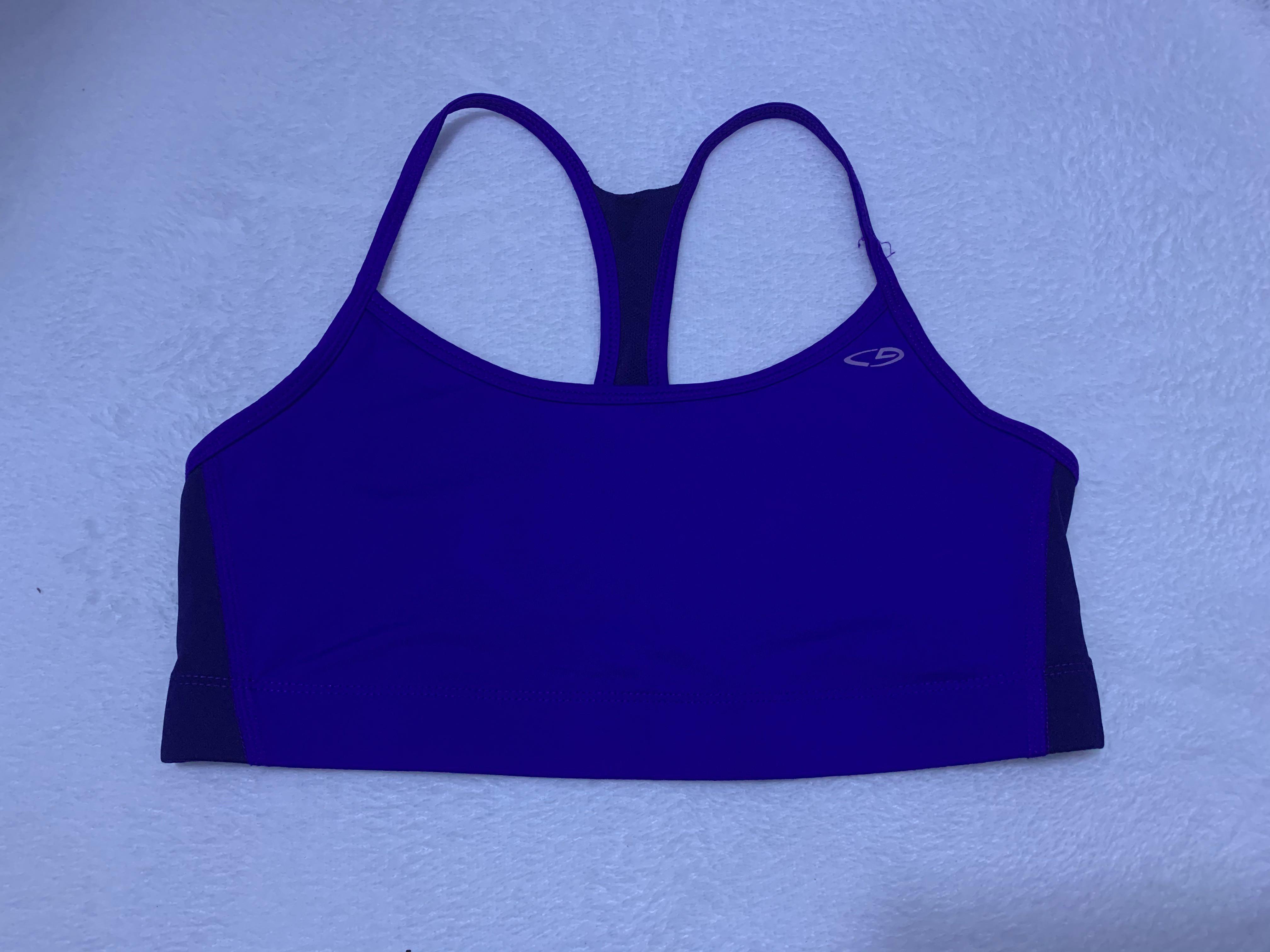 Champion Sports Bra (Category: Activewear) located in Taguig. Submitted by ccbeauteouscollection (Listing ID 1193645424, Image 1). Description: In pristine condition..