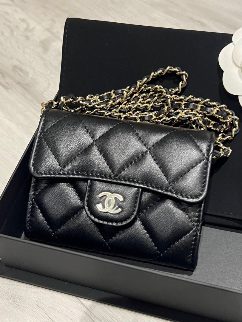 Chanel classic mini hotsell clutch with chain