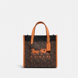 COACH C8456 專櫃款Field Tote 22 With Horse And Carriage 橘色馬車紙袋包（包在美