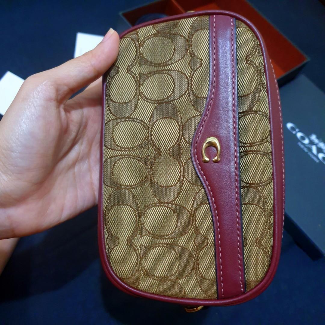 Ivie convertible belt shop bag in signature jacquard