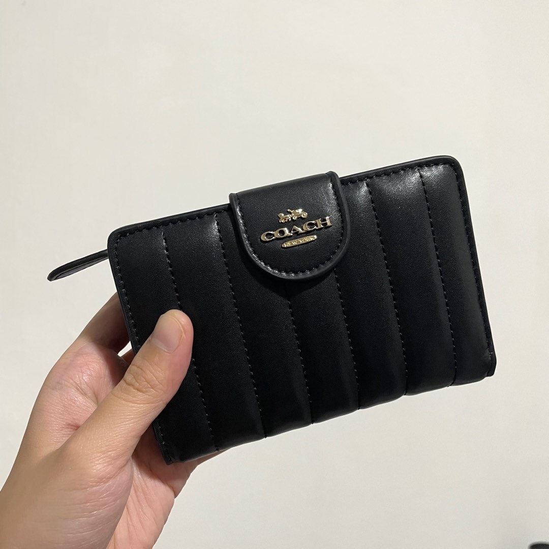 Coach Quilt Medium Corner Zip Wallet, Women's Fashion, Bags & Wallets