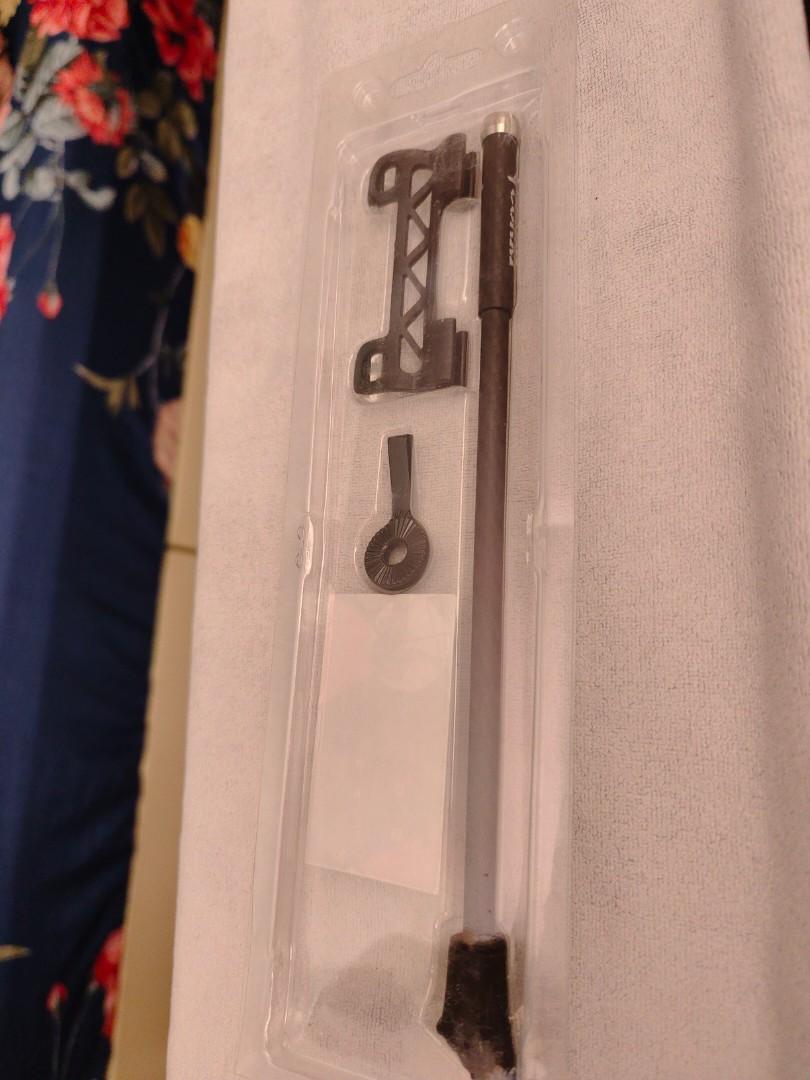 Corki Carbon fiber kickstand 69, Sports Equipment, Bicycles & Parts