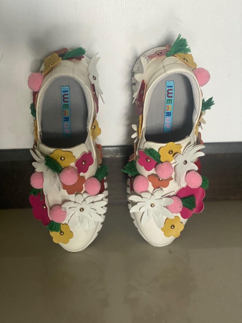 Cute top vintage sneakers