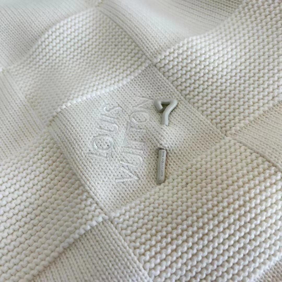 Damier stitch crewneck LV, Men's Fashion, Coats, Jackets and Outerwear on  Carousell