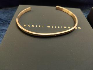 Daniel Wellington Rose gold tone bracelet