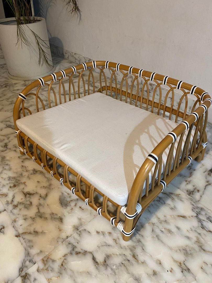 Dog Bed Cane, Pet Supplies, Homes & Other Pet Accessories on Carousell