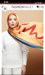Duckscarves You Got This 1.0 in Gold shawl (with box)