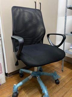 Ergonomic computer chair