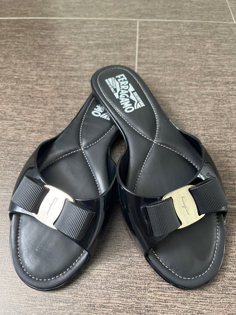 ferragamo slip on womens