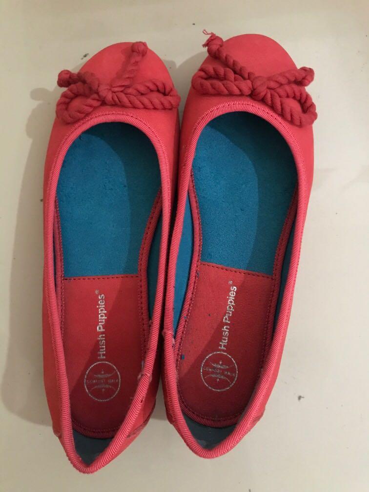 flats hush puppies