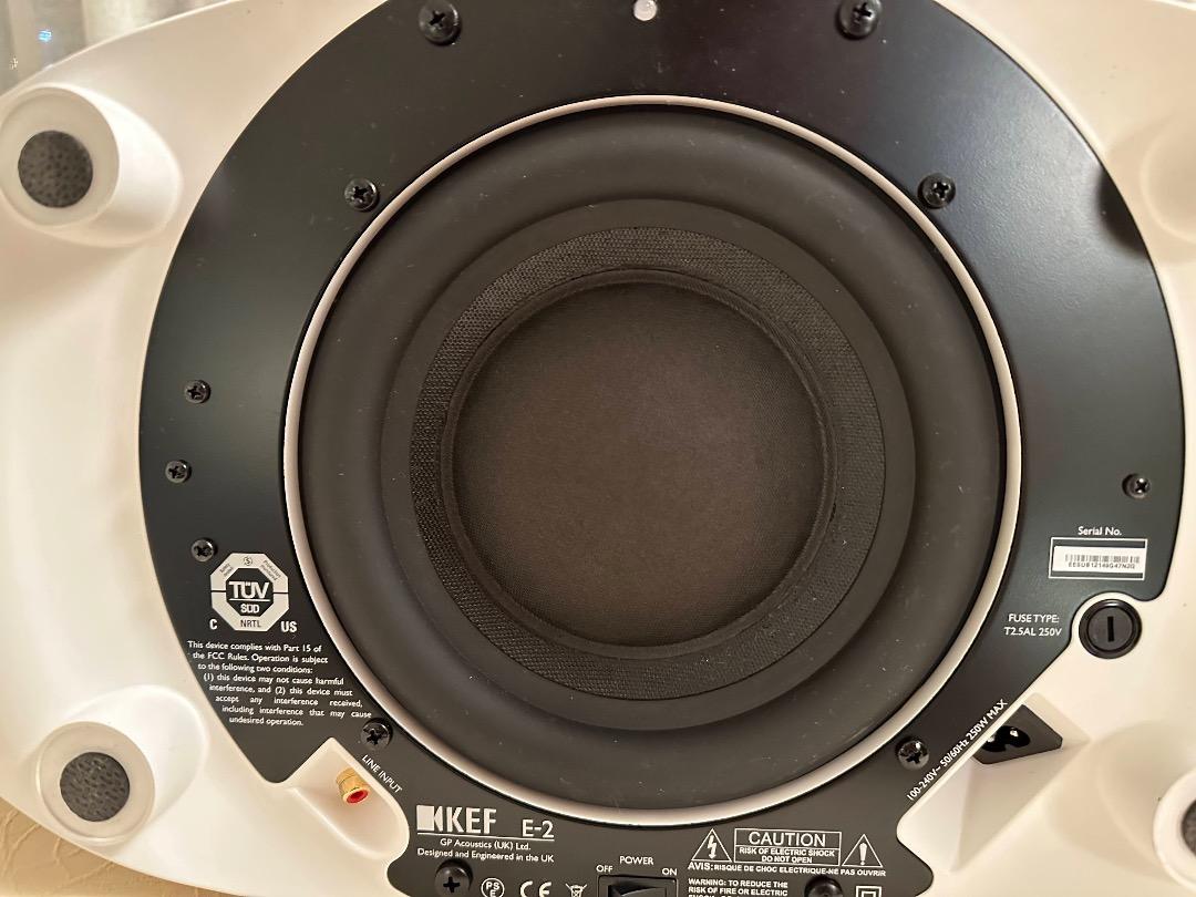 KEF E2 subwoofer white, 音響器材, Soundbar、揚聲器、藍牙喇叭、耳擴 Carousell
