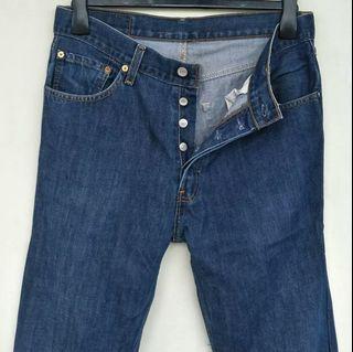 Levis 513 Size 33 Fit to 32