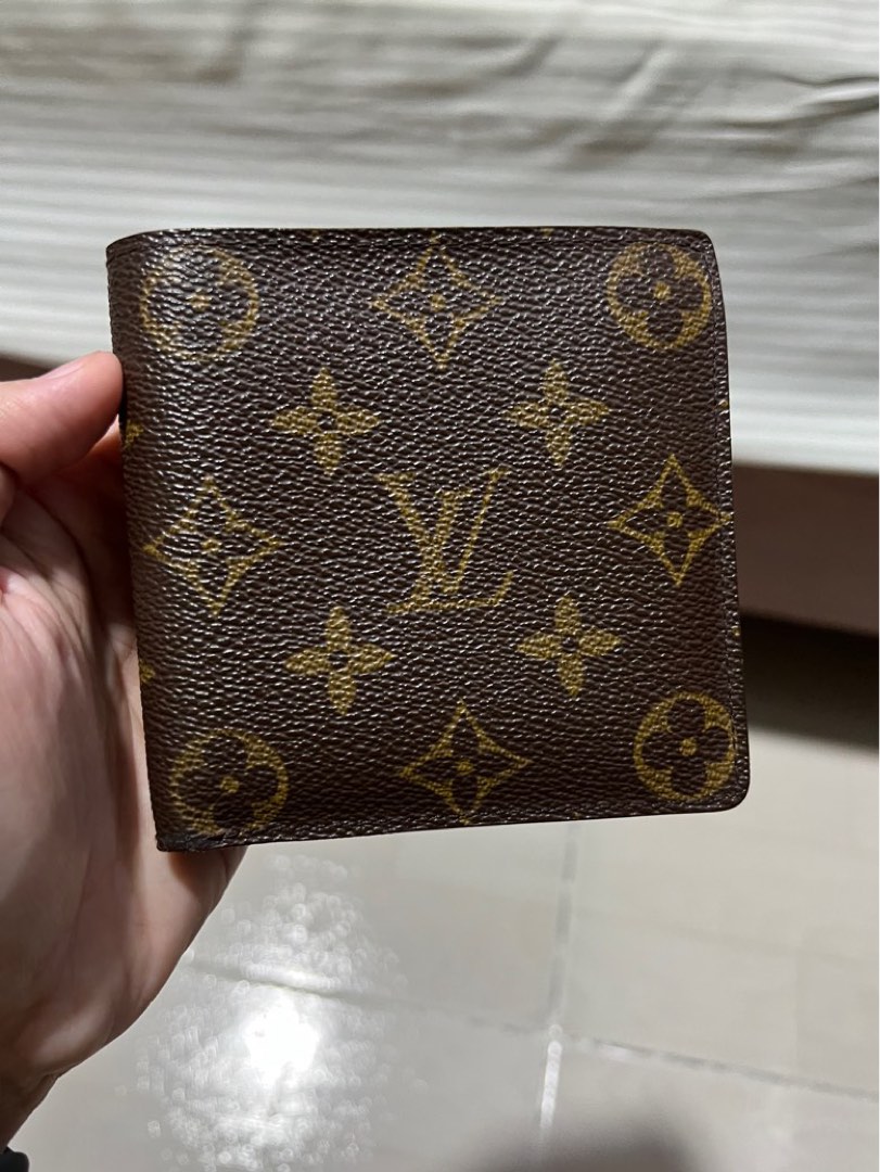Louis Vuitton Monogram Bi-fold Mens Wallet