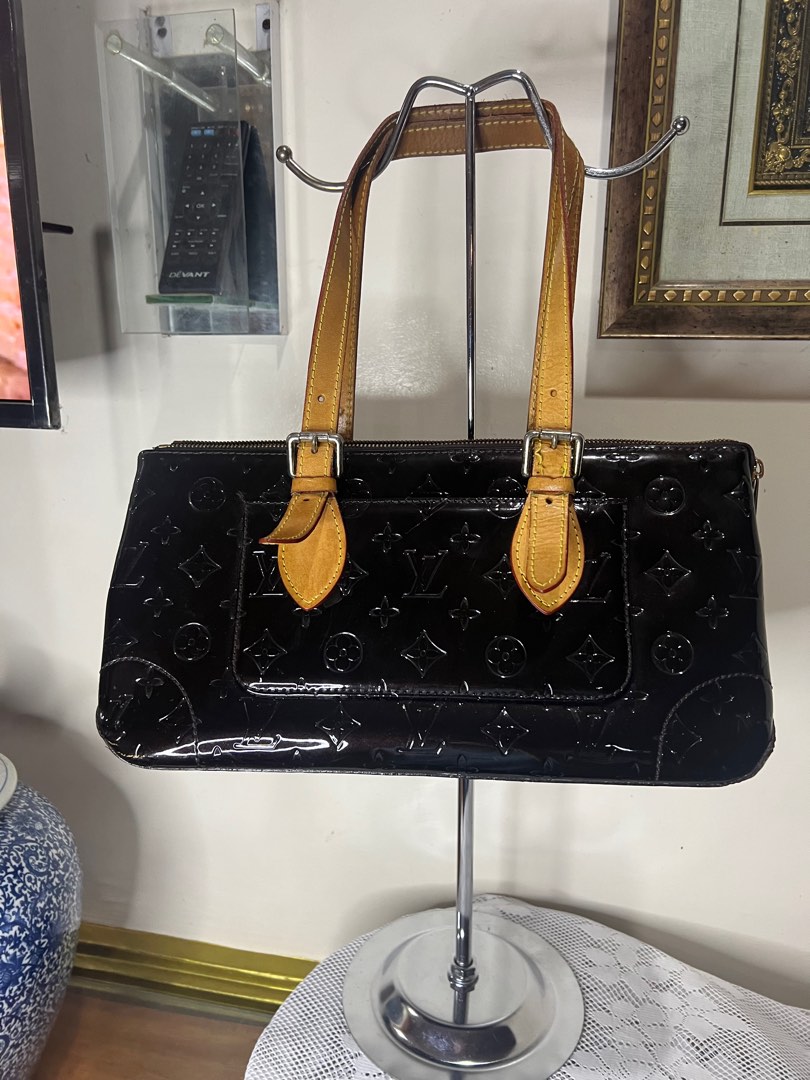 Louis Vuitton Vernis Malibu Street Shoulder Bag, Luxury, Bags & Wallets on  Carousell