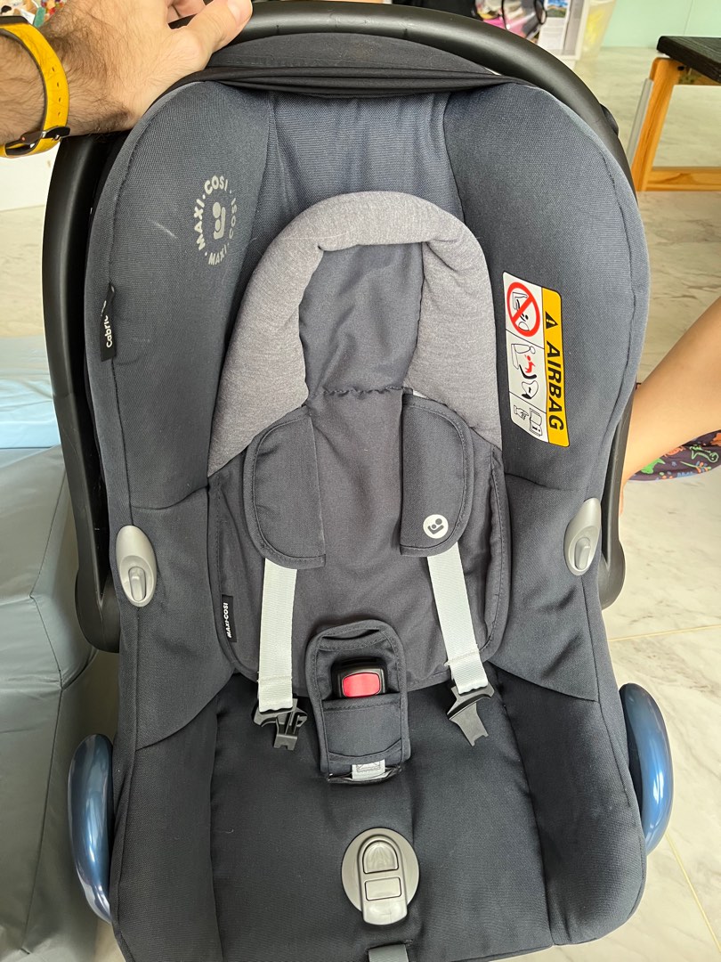 Maxi Cosi Canriofix 2022 + newborn insert + canopy insert, Babies