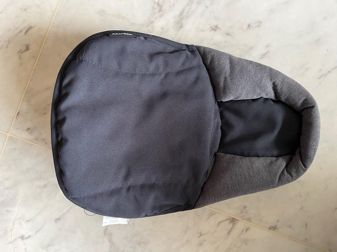 Maxi Cosi Canriofix 2022 + newborn insert + canopy insert, Babies