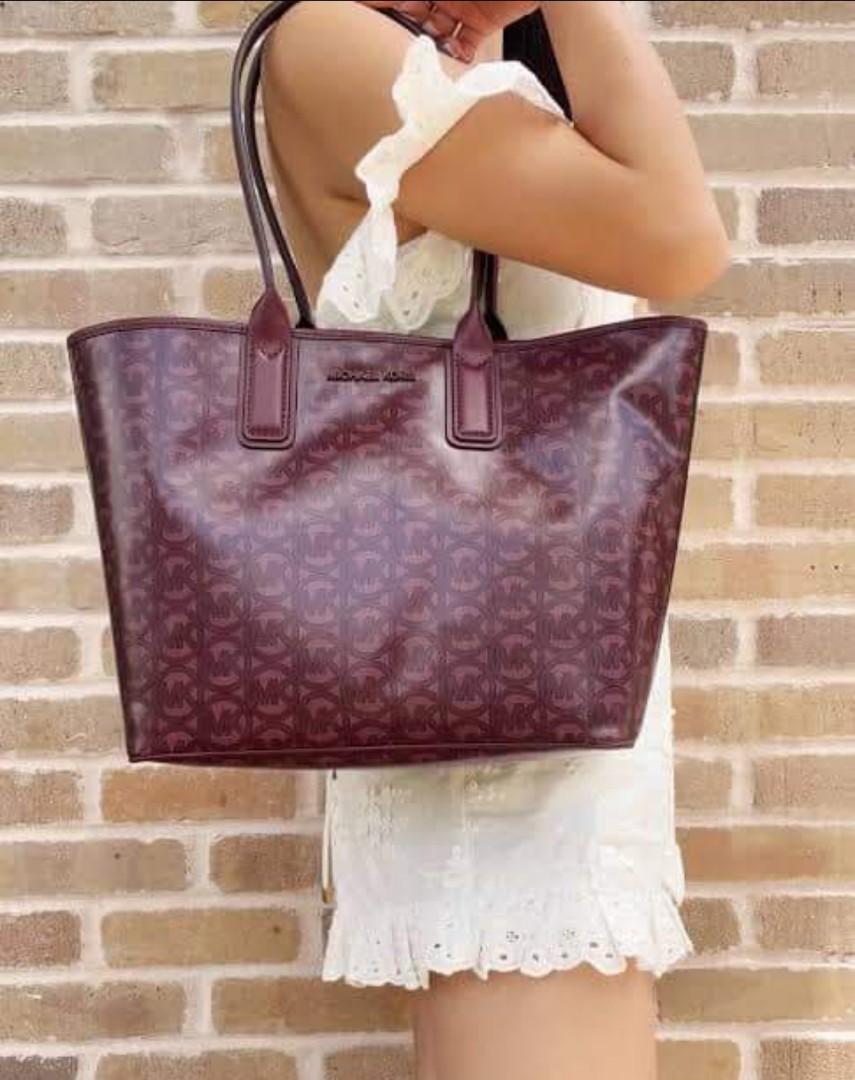 Michael Koes Medium Jodie (Category: Luxury Bags & Wallets) located in Mandaluyong City. Submitted by shop_0n_the_spot (Listing ID 1193625374, Image 2). Description: 💯% GUARANTEED ORIGINAL & BRAND NEW. 📌 OnH@nd 🇵🇭 Pinas 📌 Inclusions: Tag, Care card 📌 Additional Shipping Fee 📌 Cash / Layaway If in DOUBT don’t buy, to save our both time. We are not PLAYING here, we do our BUSINESS. ⬇️ PLEASE READ ⬇️ ⛔ No Down payment, No reservation. ⛔ Stric