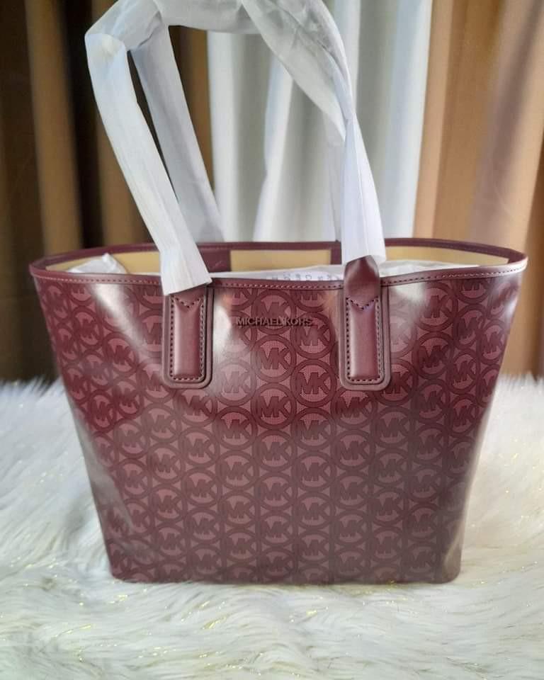 Michael Koes Medium Jodie (Category: Luxury Bags & Wallets) located in Mandaluyong City. Submitted by shop_0n_the_spot (Listing ID 1193625374, Image 1). Description: 💯% GUARANTEED ORIGINAL & BRAND NEW. 📌 OnH@nd 🇵🇭 Pinas 📌 Inclusions: Tag, Care card 📌 Additional Shipping Fee 📌 Cash / Layaway If in DOUBT don’t buy, to save our both time. We are not PLAYING here, we do our BUSINESS. ⬇️ PLEASE READ ⬇️ ⛔ No Down payment, No reservation. ⛔ Stric