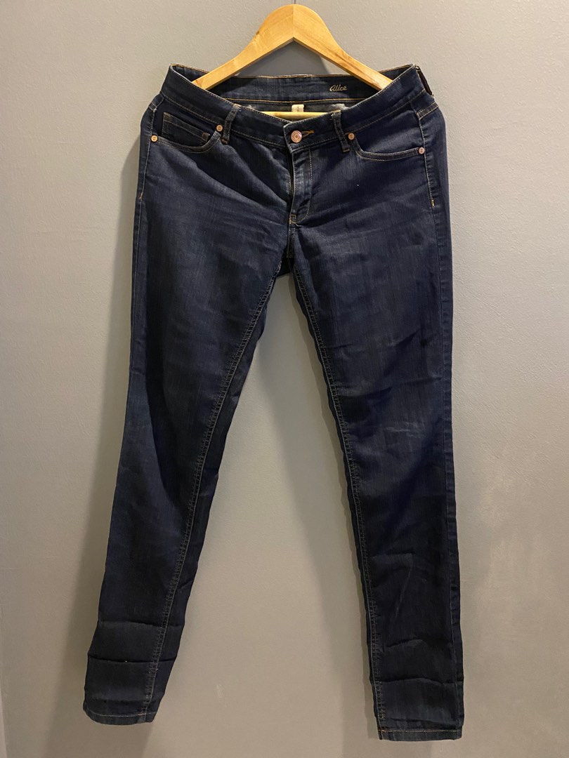 MNG Jeans, Women's Fashion, Bottoms, Jeans & Leggings on Carousell