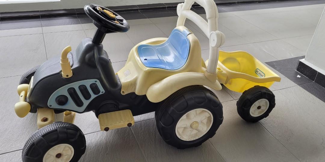 Motorised tractor, Hobbies & Toys, Toys & Games on Carousell