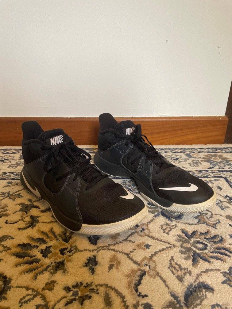 nike basketball shoes near me