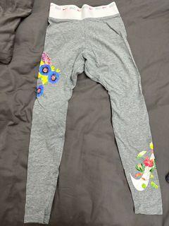 Nike Floral Printed Grey Leggings (Size S)