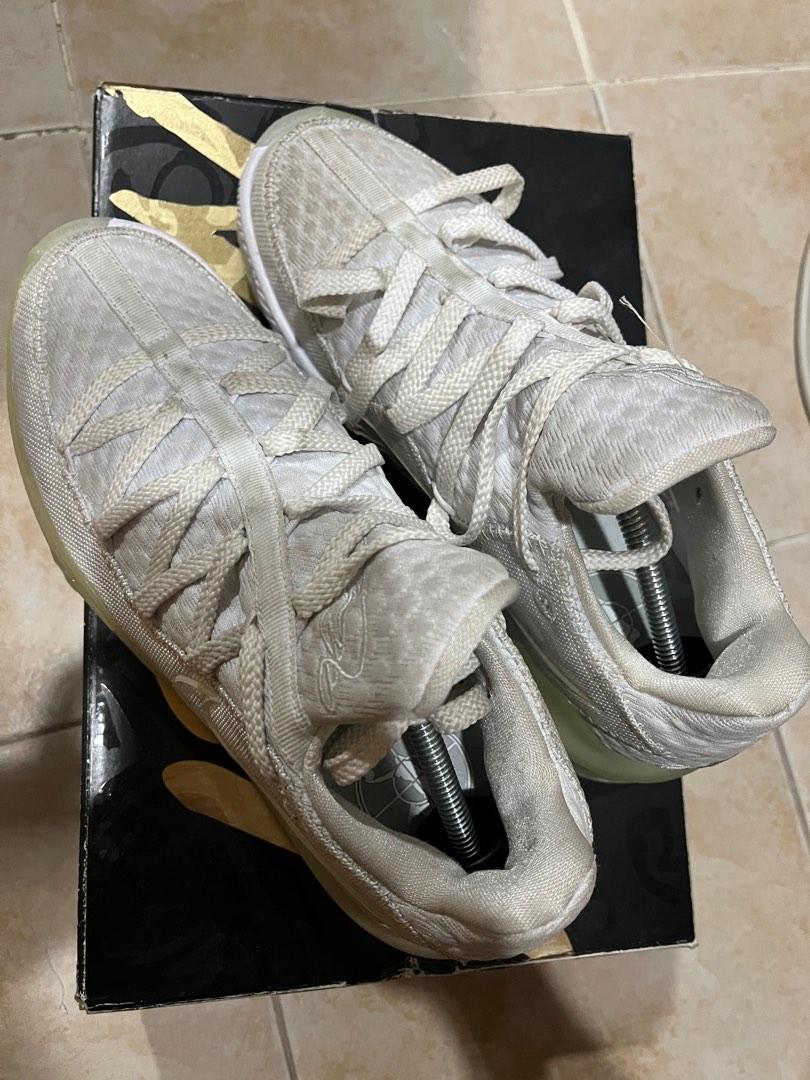 Lebron triple white top