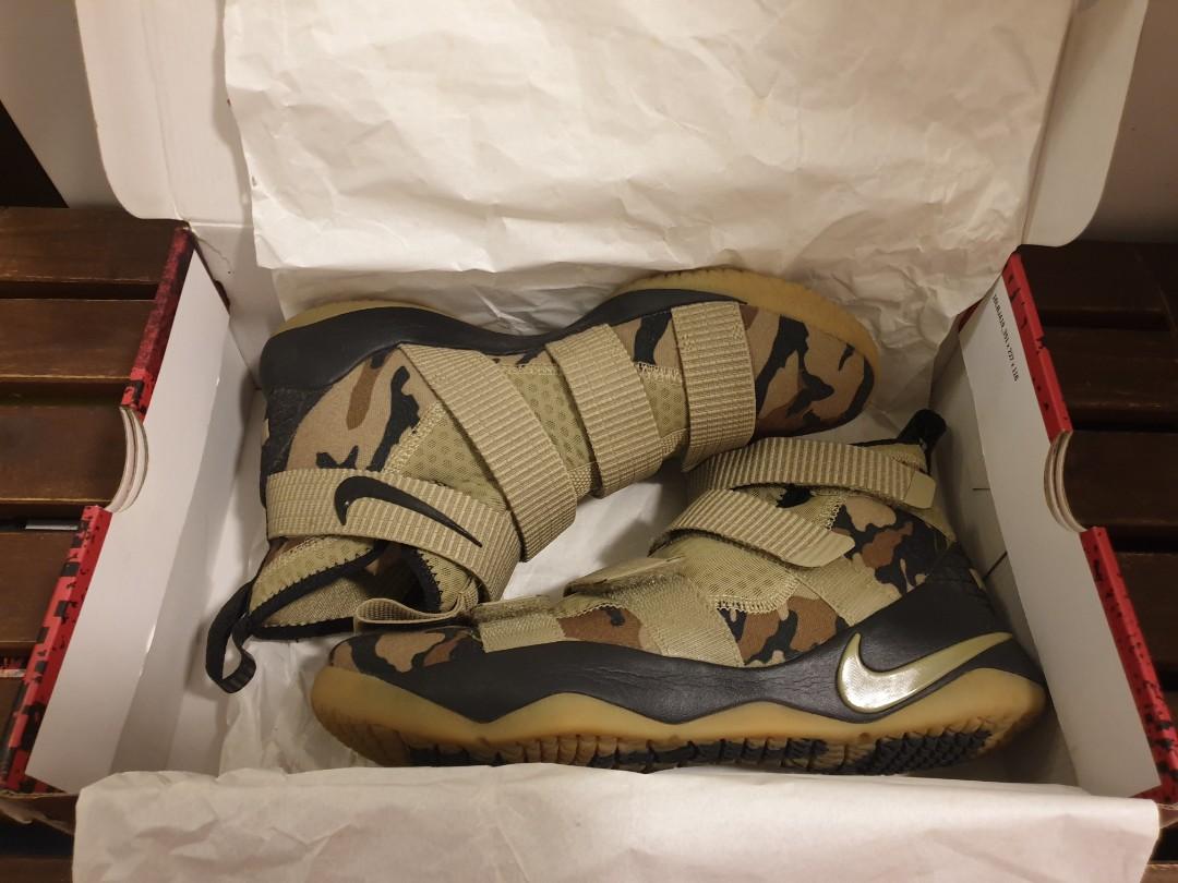 Lebron soldier 11 size 8 top