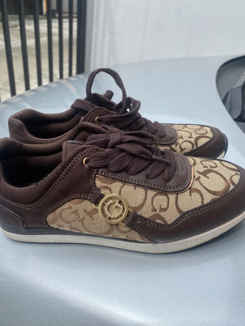 Original guess shoes, Women's Fashion, Footwear, Sneakers on Carousell