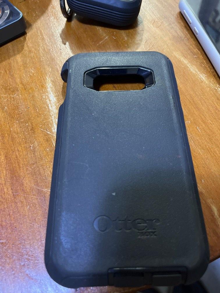 Otterbox case s10e (Category: Cases & Sleeves) located in Quezon City. Submitted by rjlamba (Listing ID 1193614193, Image 2). Description: Original/Good condition Defender case pero wala na yung holster..
