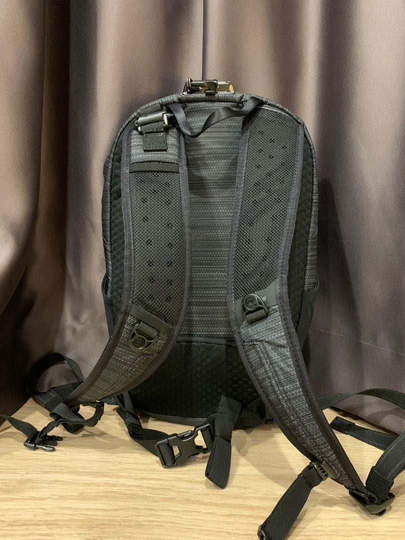 Pacsafe Venturesafe x12 Anti Theft backpack
