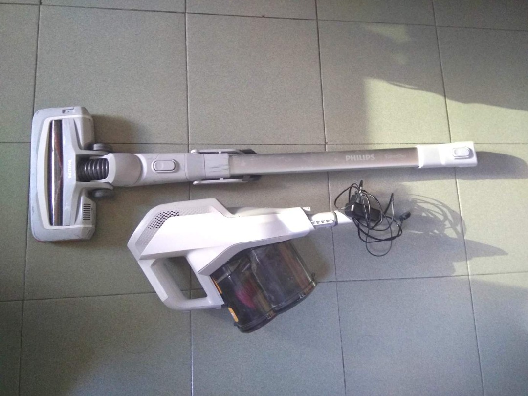 Philips SpeedPro Cordless Stick Vacuum Cleaner FC6723, TV & Home