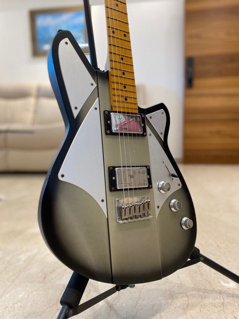 Reverend Billy Signature BC1, Silverburst, Hobbies & Toys
