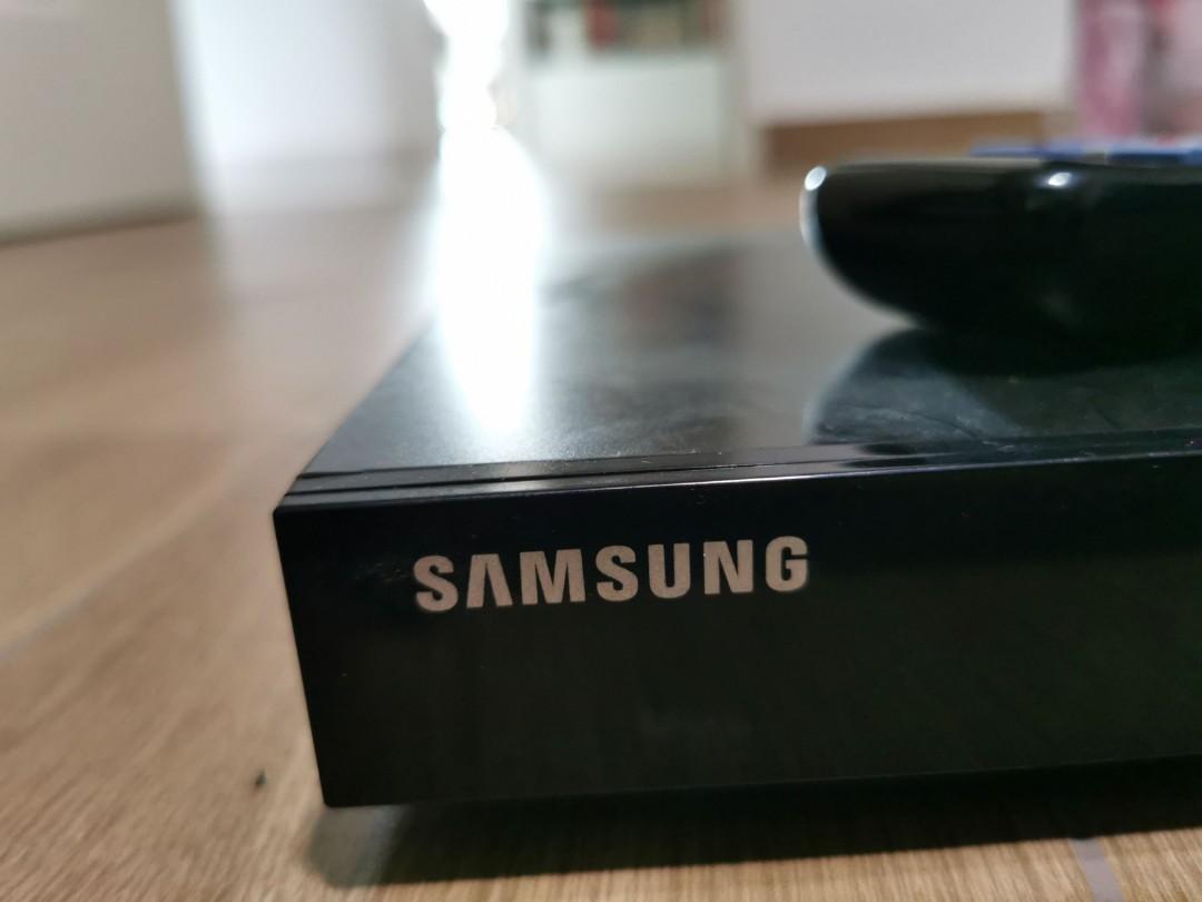 Samsung bluRay player (BDC5500), TV & Home Appliances, TV