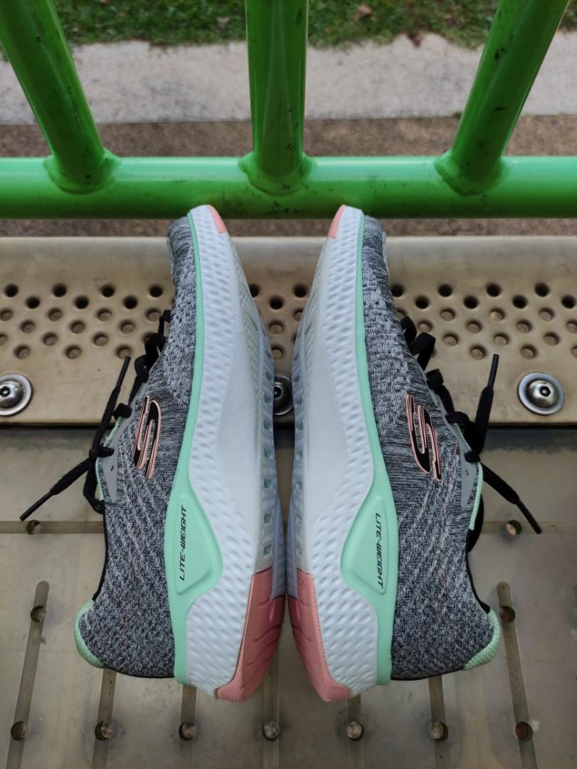 Skechers air cooled hotsell memory foam dames