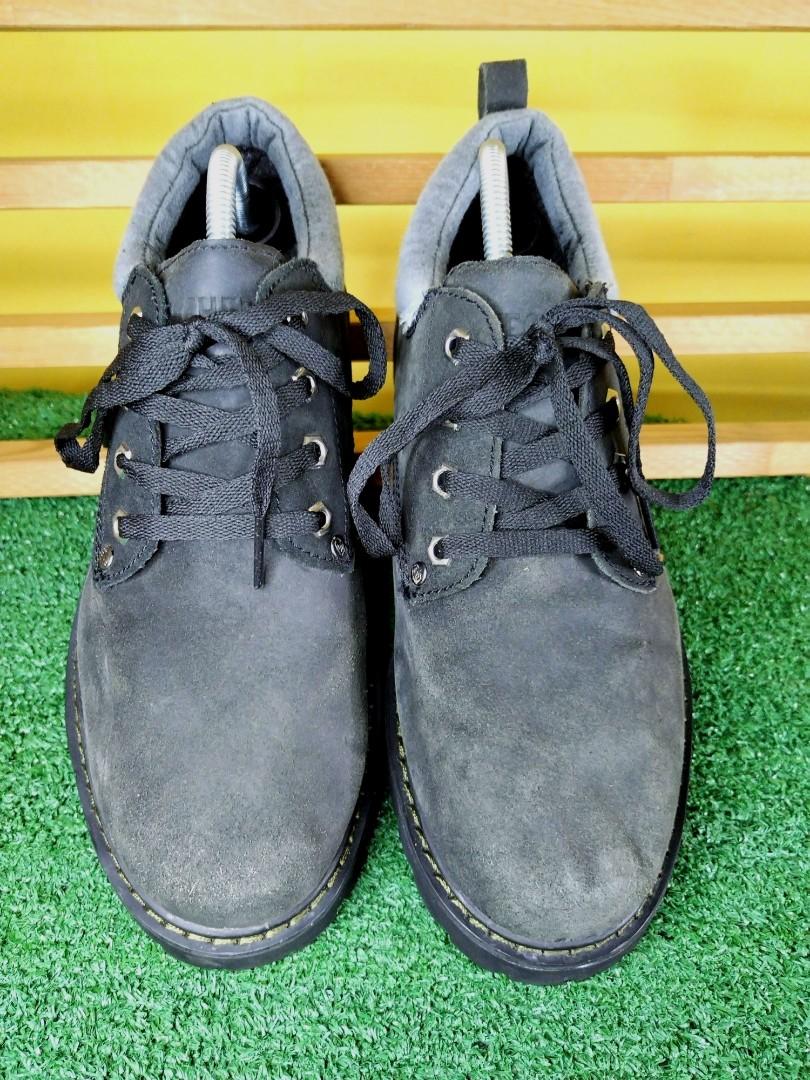 Black chunky cheap skechers