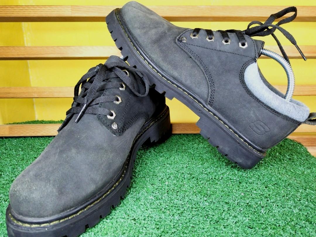 Black chunky skechers outlet