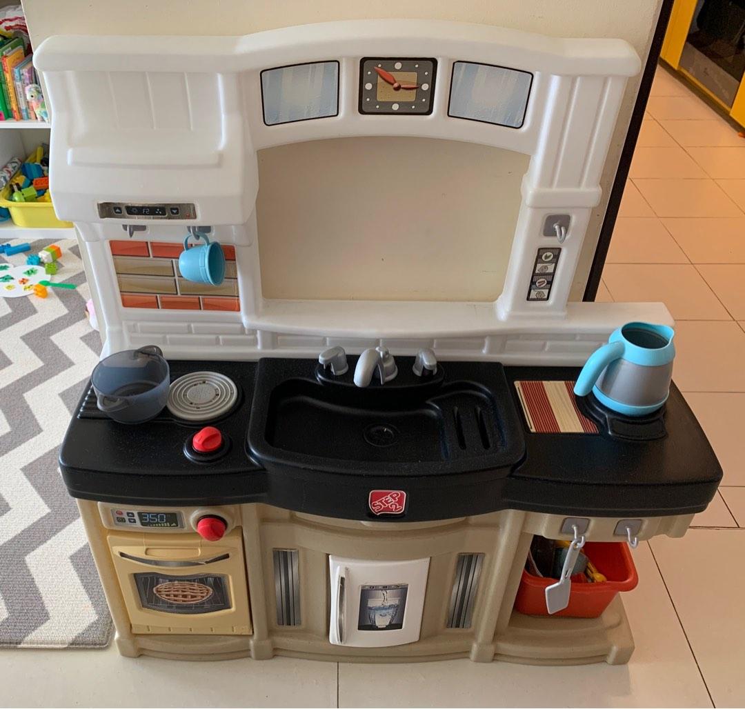 Step2 Modern Cook Kitchen Pretend Playset