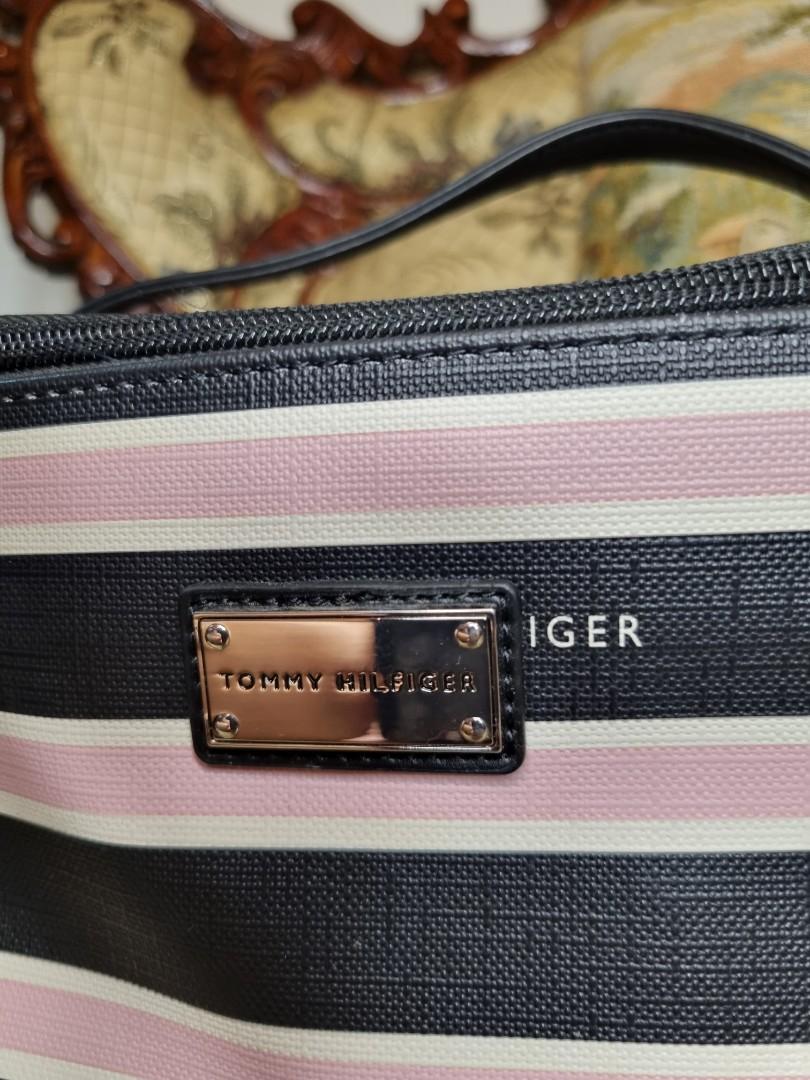Tommy Hilfiger Cosmetic Bag, Women's Fashion, Bags & Wallets, Purses