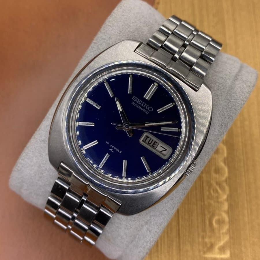 Vintage Seiko 7006-7007 Blue Dial Day And Date Wristwatch, Men's Fashion,  Watches & Accessories, Watches on Carousell