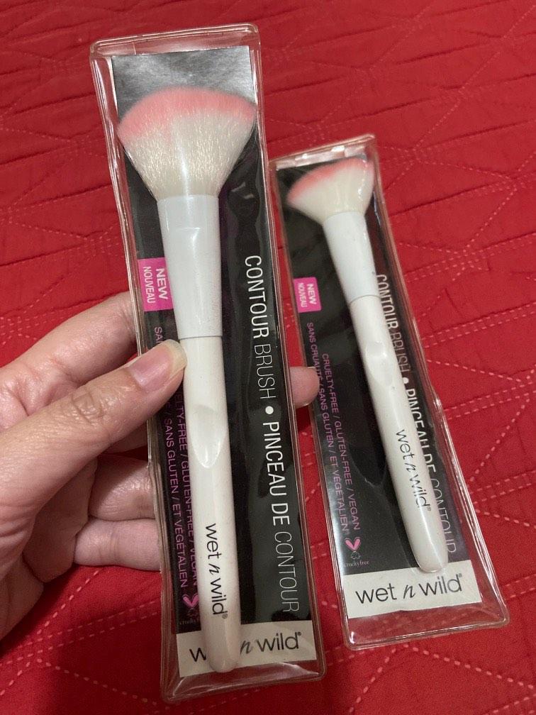 Wet n wild contour brush (Category: Makeup) located in Cebu City. Submitted by bebejosephinetandy7213 (Listing ID 1193681736, Image 1). Description: Wet n wild Contour brush Php 100 each.