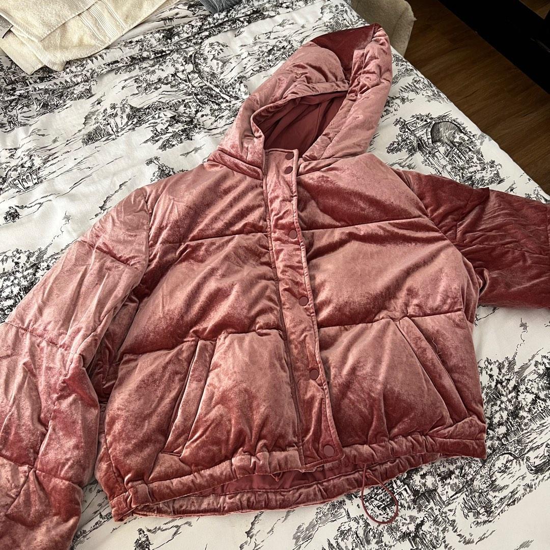 Alo Yoga Velvet Puffer Jacket Women s Fashion Coats Jackets and