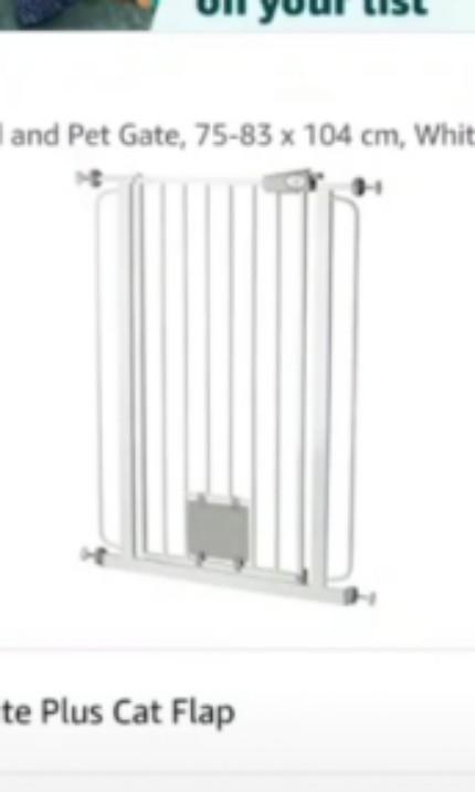Bettacare pet gate store with cat flap