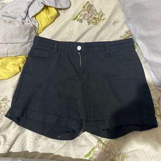 Black Hotpants / Celana Pendek Hitam