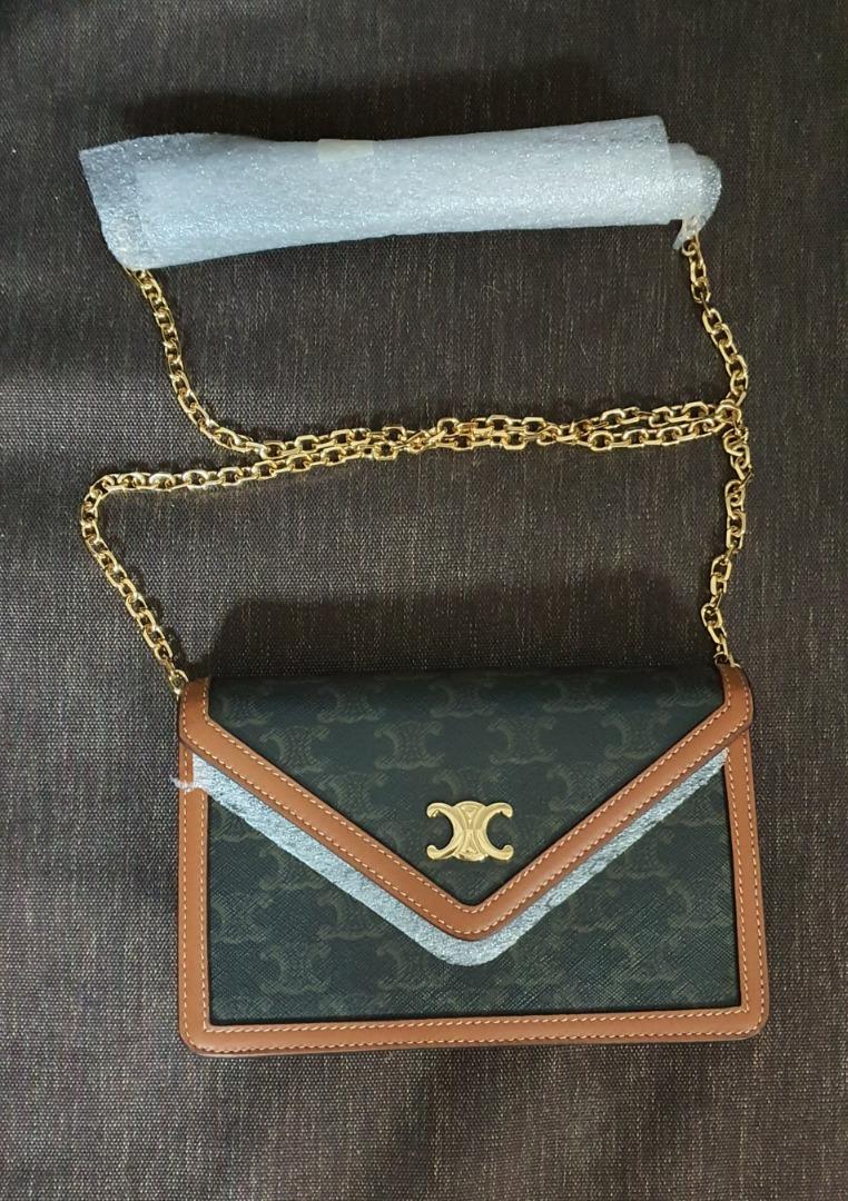 CELINE Triomphe WALLET ON CHAIN TRIOMPHE IN SHINY CALFSKIN BLUE GREY