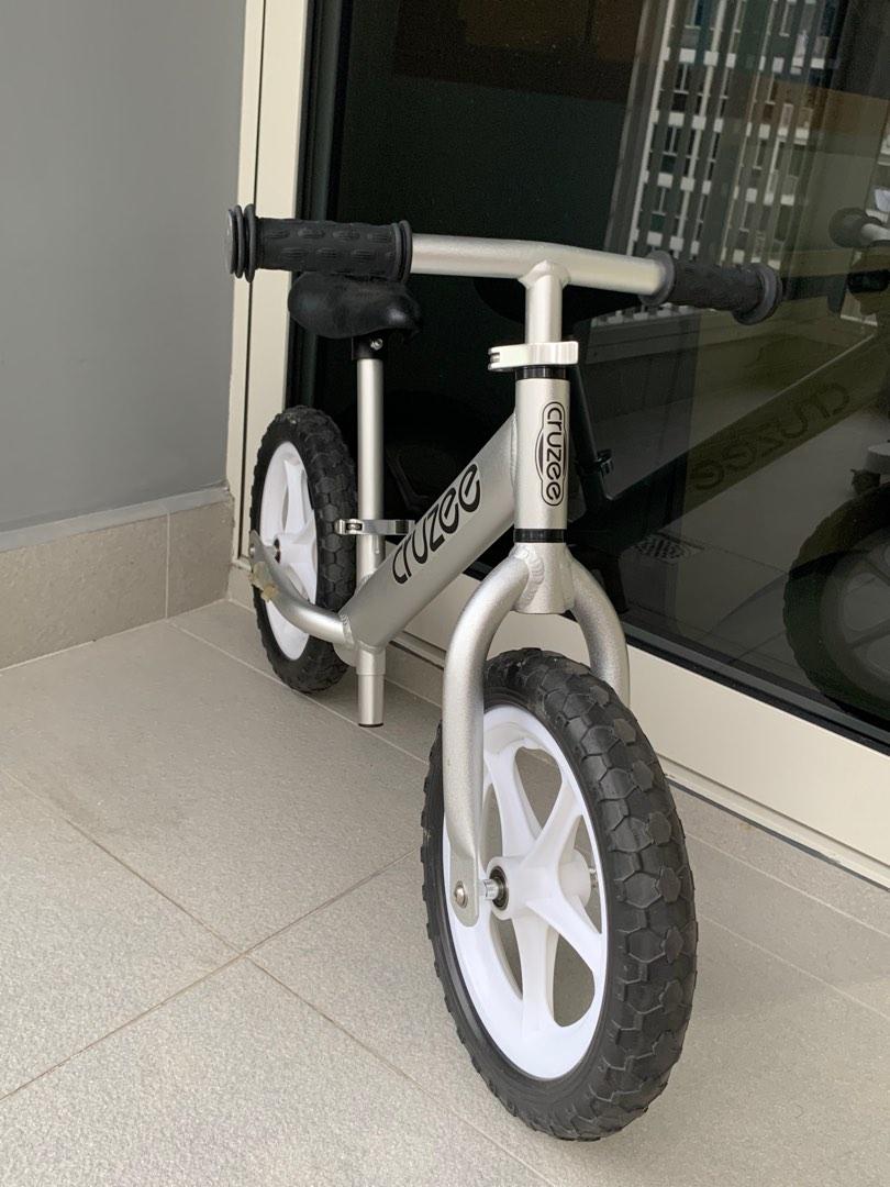 used cruzee balance bike