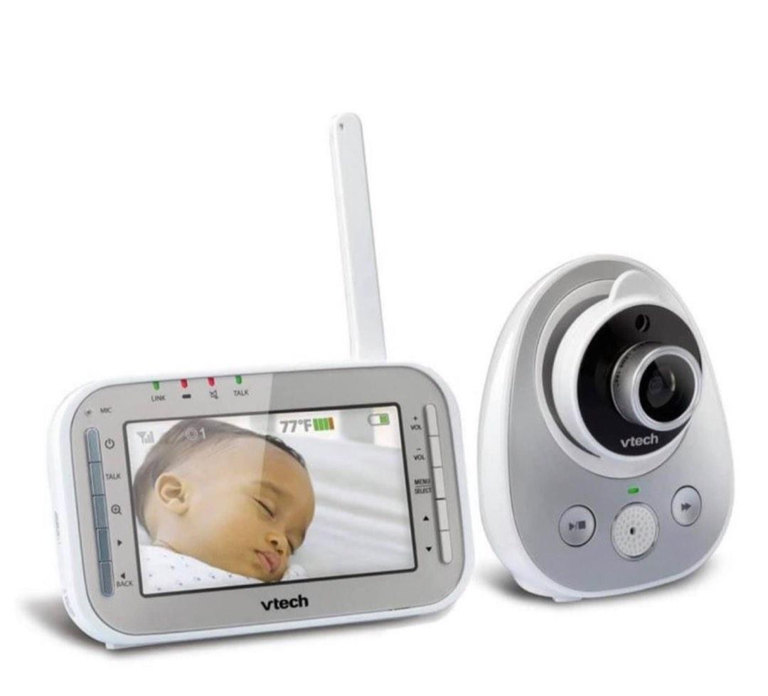 Digital Video Baby Monitor with Wide Angle Lens and Standard Lens