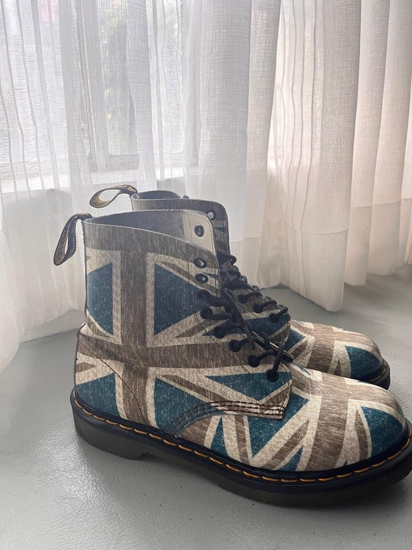 Doc Martens Union Jack, Women's Fashion 
