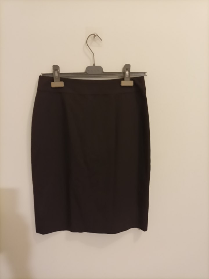 Elie Tahari brown skirt, Women's Fashion, Bottoms, Skirts on Carousell
